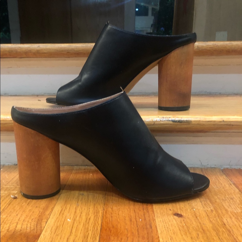 Wooden heel leather mules